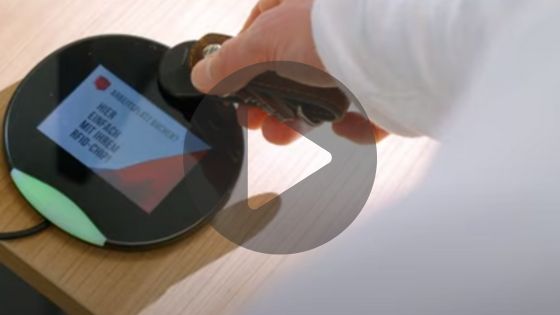 Arbeitsplatzbuchung per NFC Reader